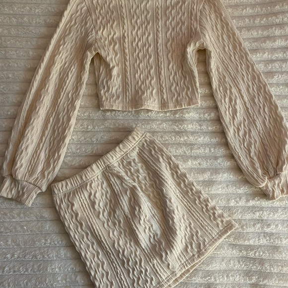 cream knit sweater set with long sleeve crop top + skirt - Picture 4 of 6